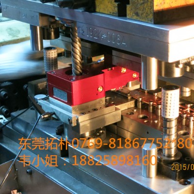 拓樸FA136 小型模內攻牙機在低壓電器中的應用  多軸模內攻絲機