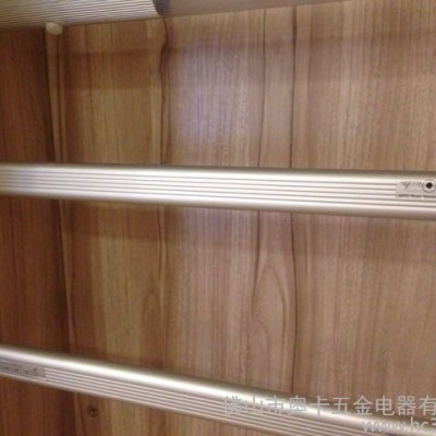 奧卡五金電器LED人體感應燈衣柜燈衣通燈掛衣桿燈