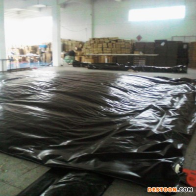 夏天用房頂太陽能曬水水袋 降低室內溫度 黑色吸熱 太陽能曬水袋