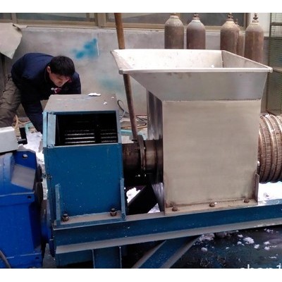 全網(wǎng)銷量 水果壓榨機(jī)、不銹鋼壓榨機(jī)、水果榨汁機(jī)專業(yè)生產(chǎn)廠家