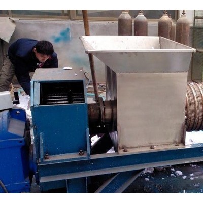 天眾廠家現貨不銹鋼單螺旋壓榨機、水果大梨藍莓榨汁機壓榨機