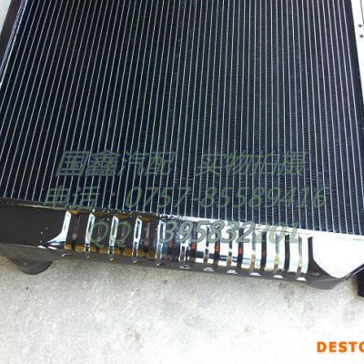 三菱FUSO 8DC91發(fā)動(dòng)機(jī)水箱散熱器