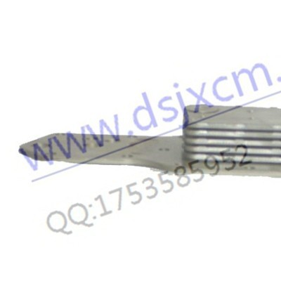 供應(yīng)**Komatsu 4D102機(jī)油散熱器芯3957543