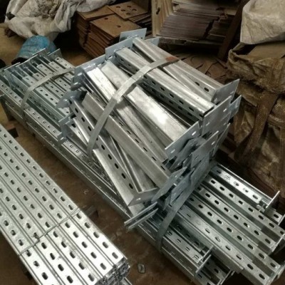 全拓 分布式太陽能光伏支架C型鋼41*41、前后立柱、斜梁橫梁、斜撐、背拉桿、橫梁連接件、三角連接件、中壓邊壓塊、螺絲