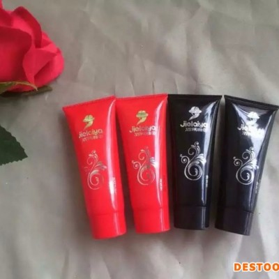 鄭州合美床品套件/四件套/多件套酒店一次性用品主要有以下產品:牙具、梳子、剃須刀、香皂、浴帽、洗發液、沐浴液
