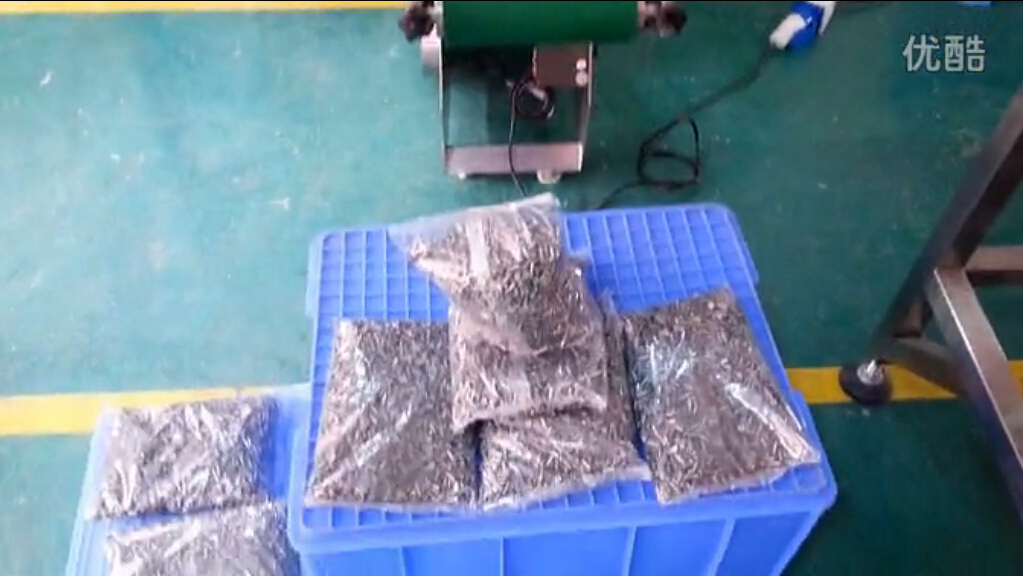 太陽能電器螺絲條帽包裝機－點數五金件包裝機