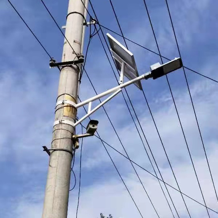 極之光菏澤3米4米5米太陽能道路燈廠家
